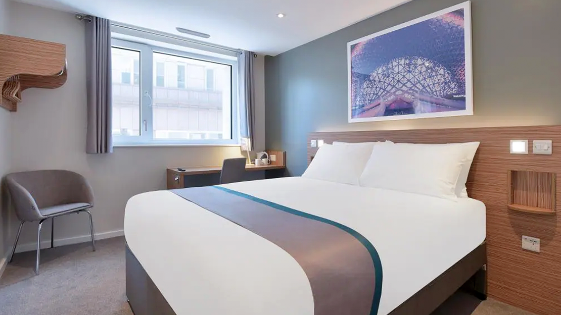 Travelodge (Portsmouth City Centre)